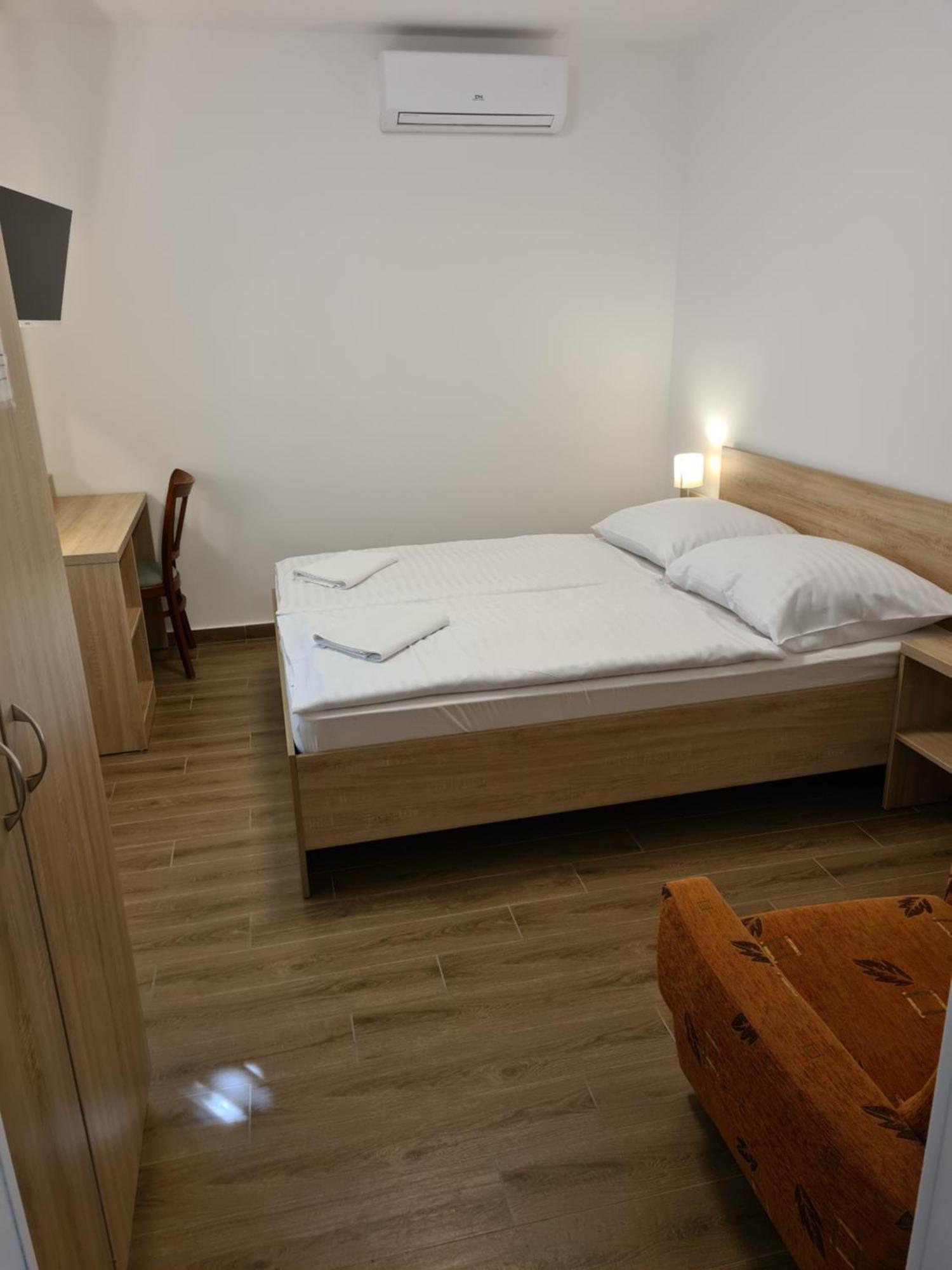 Tancsics Vendeghaz Hotel Siófok Cameră foto