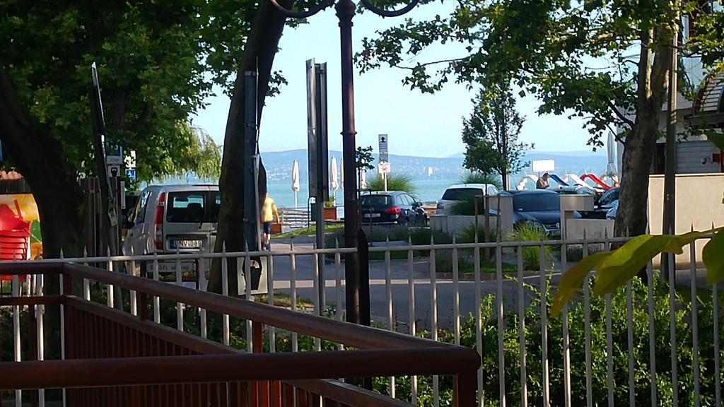 Tancsics Vendeghaz Hotel Siófok Exterior foto