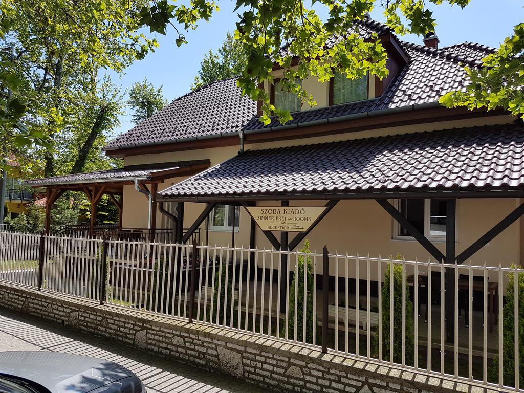 Tancsics Vendeghaz Hotel Siófok Exterior foto